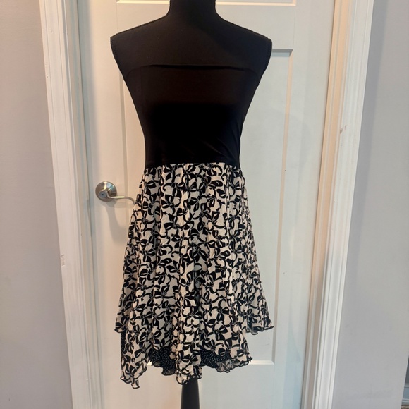 cabi Reversible Skirt, #466, Polka Dots and Bows, M, EUC - Picture 9 of 12